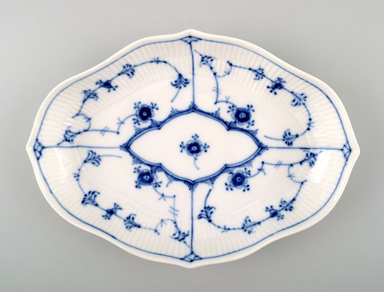 Royal Copenhagen Blue Fluted plain dish # 1/147.