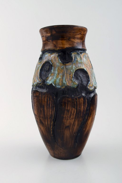 Møller & Bøgely, skønvirke stor keramikvase af glaseret keramik. Ca. 1920.Stort dansk privatsamling af Møller & Bøgely keramik på lager.