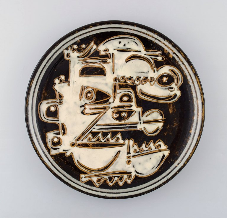 Ivy Lysdal for Kähler: Stort unika fad af lertøj med abstrakt motiv. 
