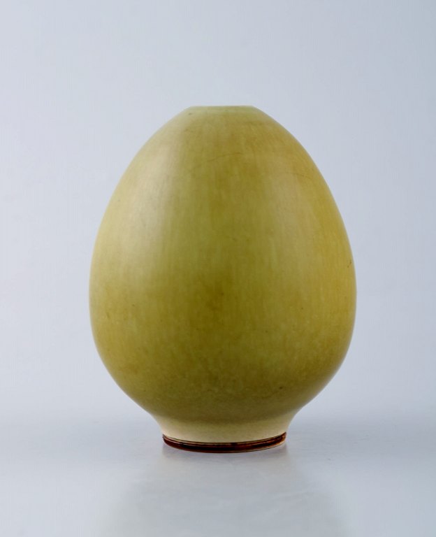 Berndt Friberg (1899-1981), Gustavsberg Studiohand. 50/60erne.
