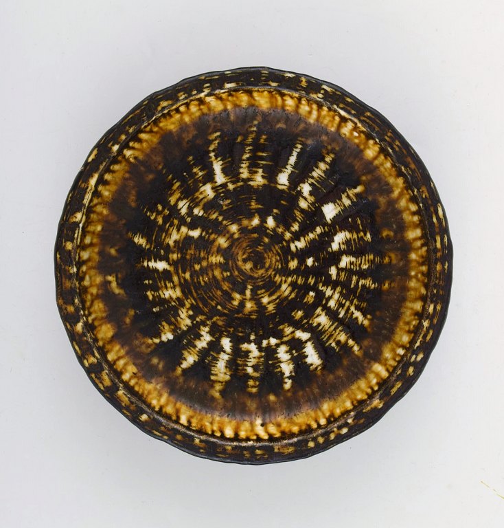 Gunnar Nylund for Rörstrand. Skål i glaseret keramik. Midt 1900-tallet.
