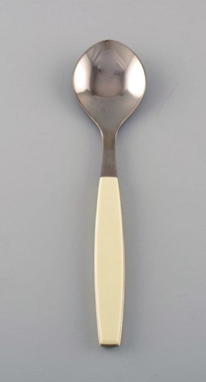 Henning Koppel for Georg Jensen. Strata sorbet spoon in stainless steel and cream-colored plastic. 1960 / 70s. 20 pcs in stock.