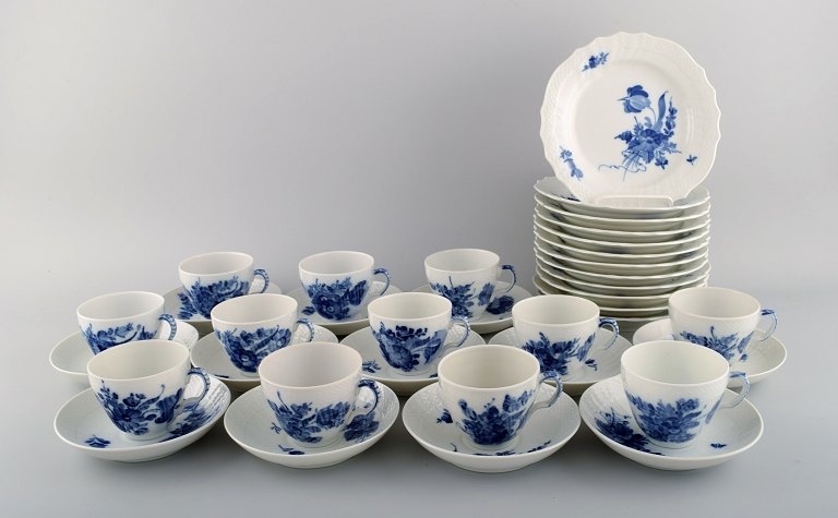 Royal Copenhagen Blue Flower Curved coffee service for twelve people. 1960s. Model number 10/1549.