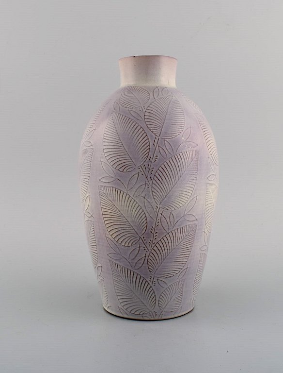 Nils Thorsson for Royal Copenhagen. Vase in glazed ceramics with leaf decoration. Dated 1944.