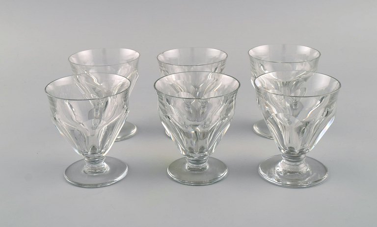 Baccarat, Frankrig. Seks Tallyrand glas i klart mundblæst krystalglas. Midt 
1900-tallet.
