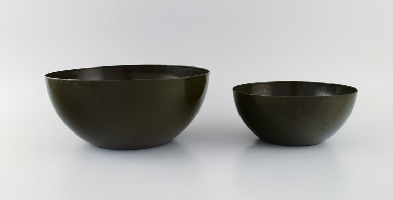 Kaj Franck (1911-1989) for Finel. Two dark green bowls in enamelled metal. Finnish design, mid 20th century.