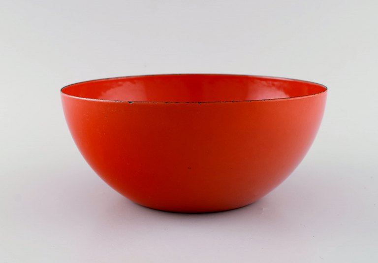 Kaj Franck (1911-1989) for Finel. Red bowl in enamelled metal. Finnish design, mid 20th century.
