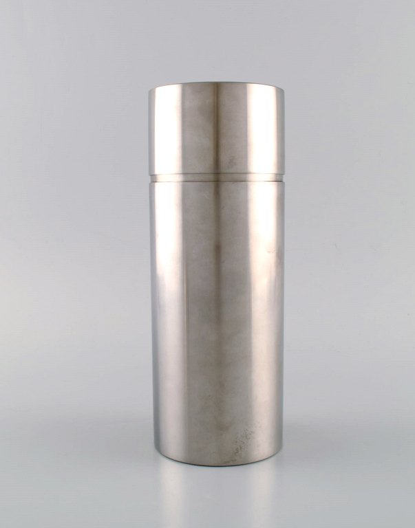 Arne Jacobsen for Stelton. Cylinda Line cocktail shaker i rustfrit stål. 
1960/70
