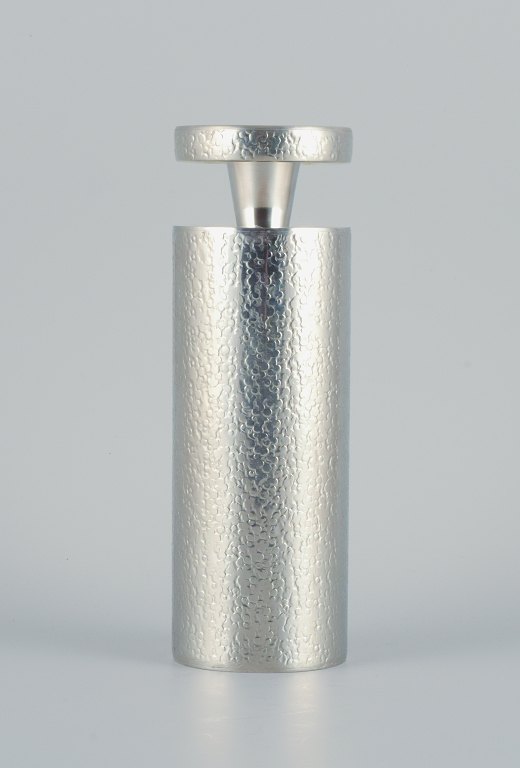 Lars Göransson, hammered modernist pewter cocktail shaker.High quality cocktail shaker.