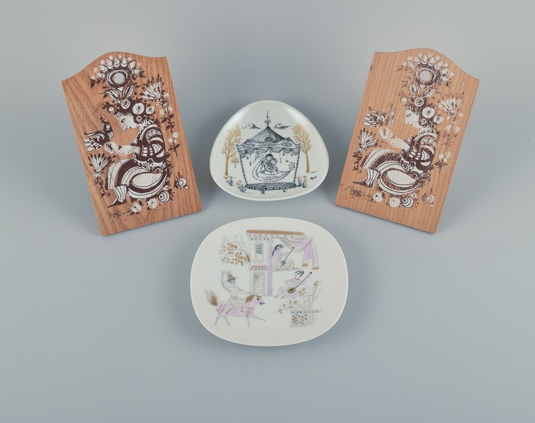 Bjørn Wiinblad (1918-2006), Danmark. Raymond Peynet og Bela Bachem for Rosenthal.To små Rosenthal skåle i porcelæn og to små smørebrætter i træ.