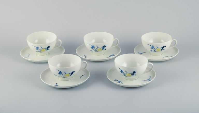 Johannes Hedegaard for Royal Copenhagen, Denmark, Rimmon, a five-person set of large tea cups and saucers.