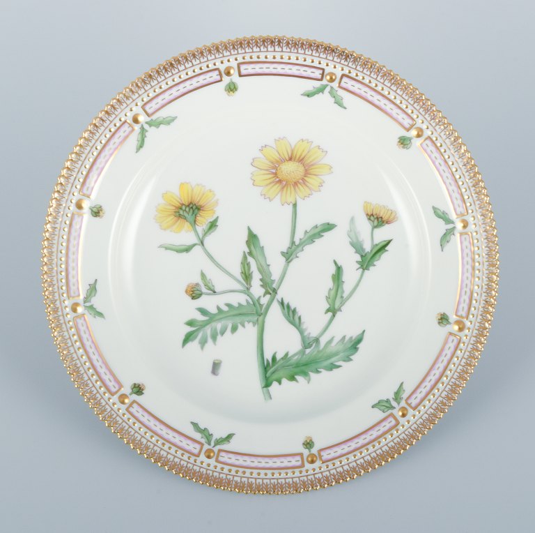 Royal Copenhagen Flora Danica middagstallerken.