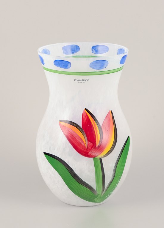 Ulrica Hydman Vallien (1938–2018) for Kosta Boda. "Tulpan" (Tulip) vase in art glass.Hand-painted.