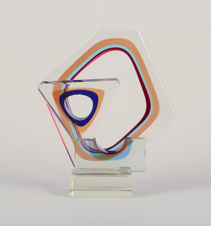 Tiozzo & Ferro for Murano. Kubistisk skulptur i kunstglas.Unika. Gult, blåt, rødt og klart glas. Facetsslebet.