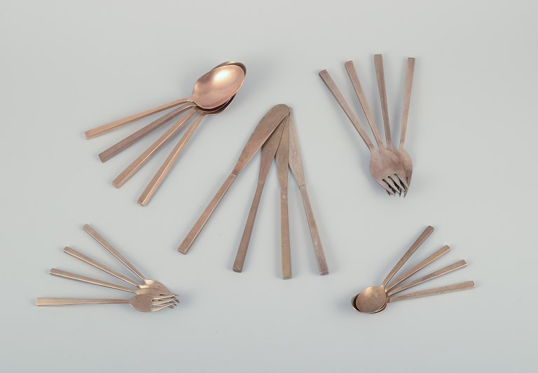 Sigvard Bernadotte "Scanline" brass flatware.Four-person dinnerware set. 20 pieces.