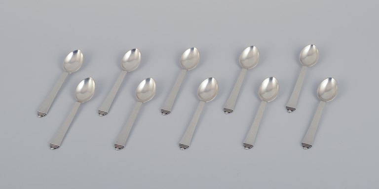 Georg Jensen Pyramide, ti kaffeskeer i sterlingsølv.