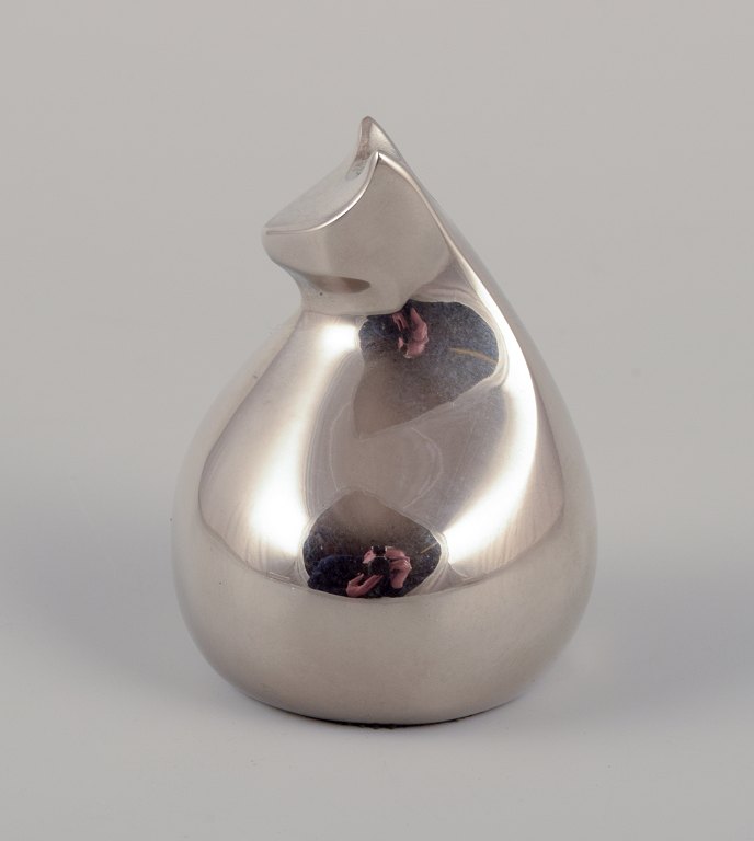 Dansk International Designs Ltd.Small sculpture in plated silver.