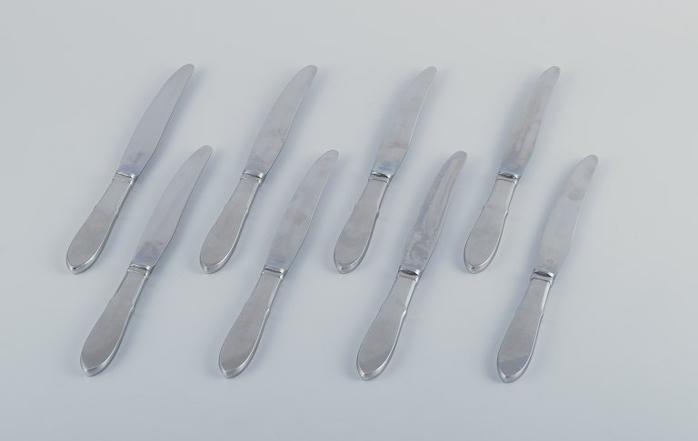 Gundorph Albertus for Georg Jensen.Eight "Mitra" dinner knives in stainless steel.