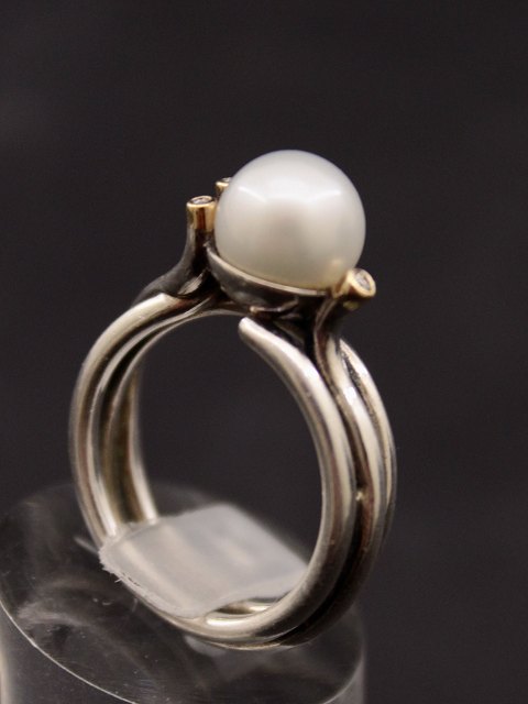 Sterling silver ring  with genuine pearl