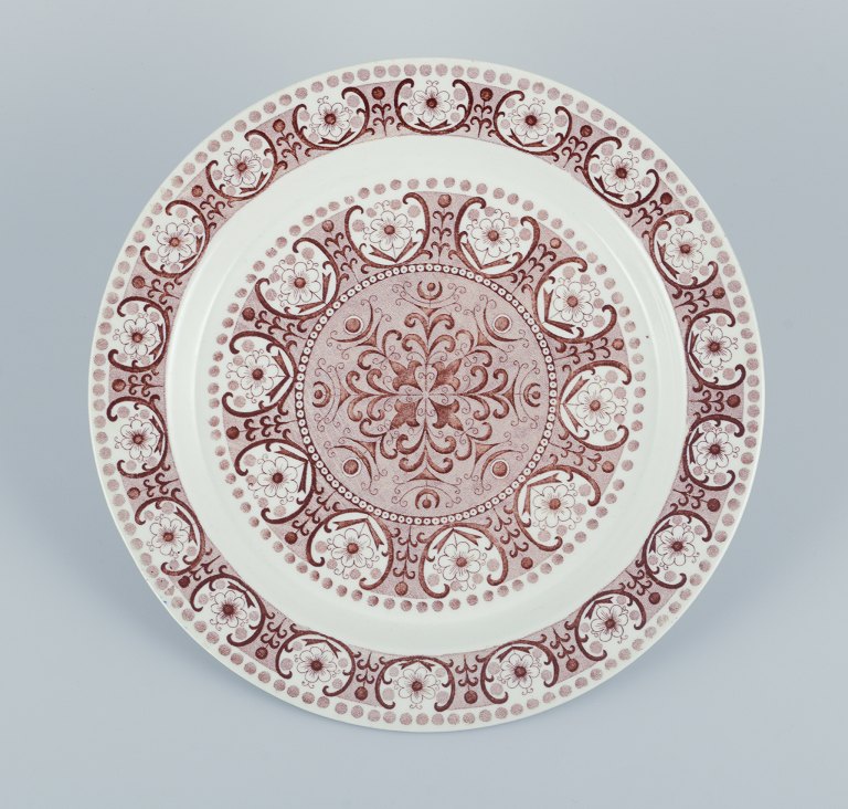 Raija Uosikkinen for Arabia, Finland.Round ‘Ali’ retro dish in faience.