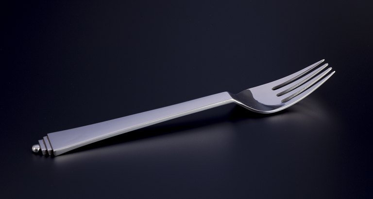 Georg Jensen Pyramid dinner fork in 830 silver.