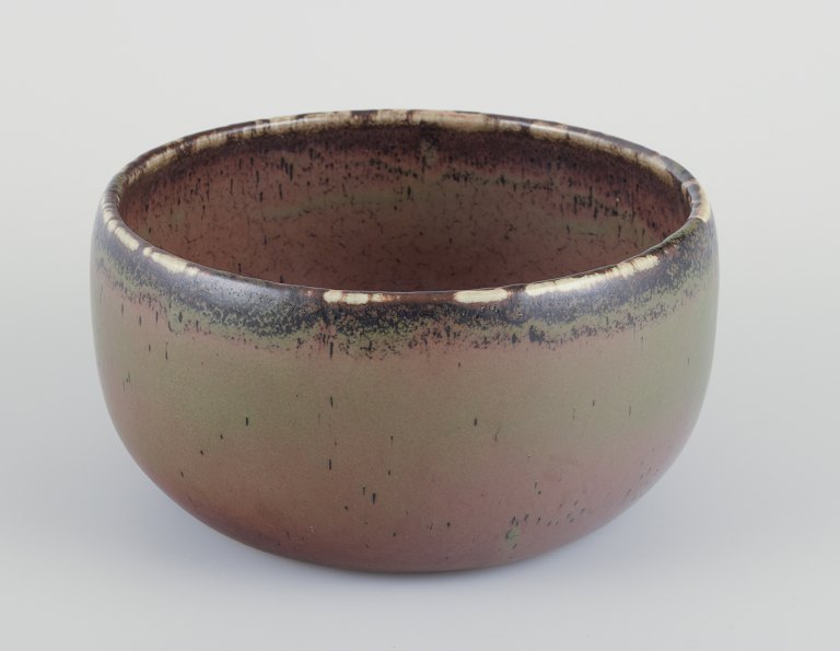 Carl Harry Stålhane for Rörstrand.
Stor keramikskål.