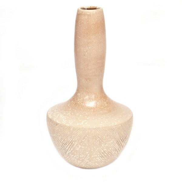 Stor Per Weiss stentøjsvase med fugleæg glasur og riflet dekoration. Signeret Weiss 20. Per Weiss 1953-2023. H: 31cm. D: 16cm