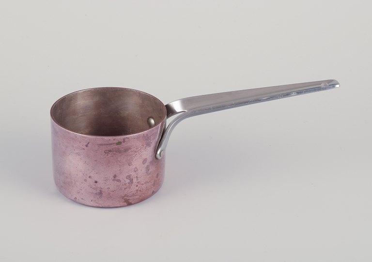 Henning Koppel for Georg Jensen: "Taverna" butter warmer in copper.