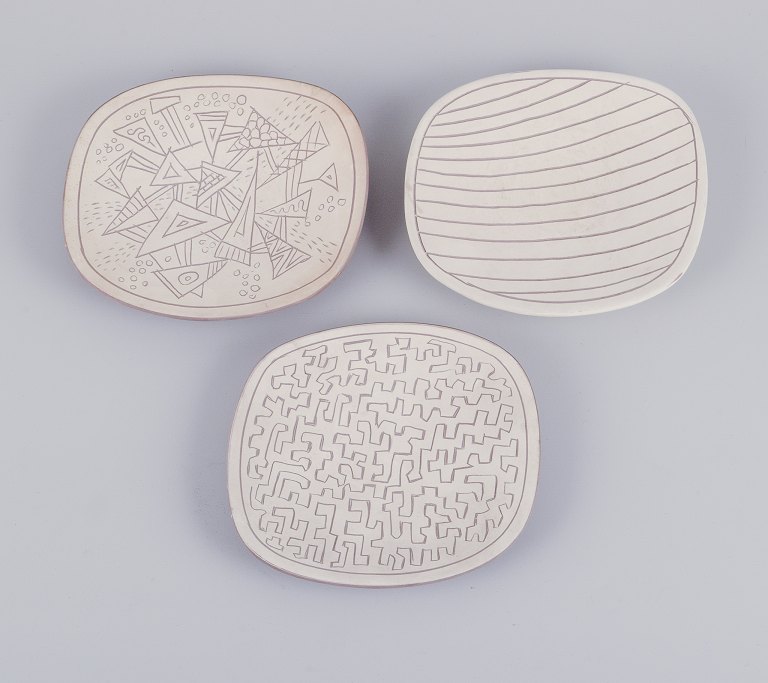 Gunnar Nylund for Nymølle, Danmark.
Tre unika fade af lertøj.