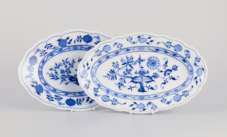 Stadt Meissen, Tyskland.To ovale serveringsfade. Løgmønstret dekoration.