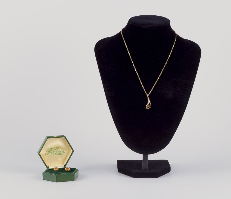 Flora Danica Jewellery, produced at Eggert. “Lily of the Valley” necklace and a pair of stud earrings.