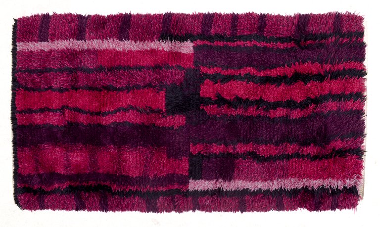 Skandinavisk tekstildesigner.
Ryatæppe af bomuld.