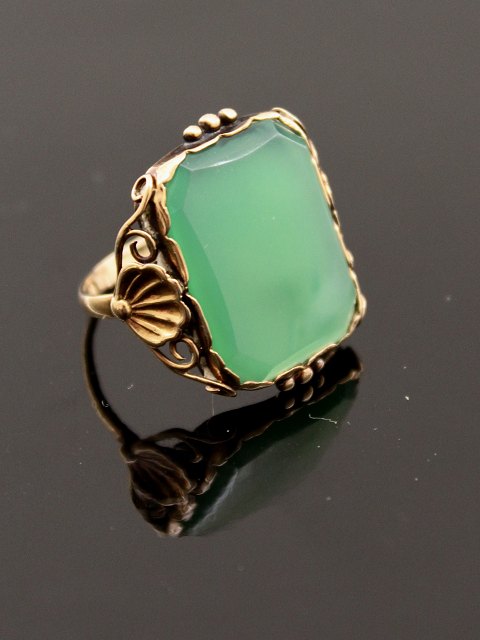 14 karat guld ring med jade