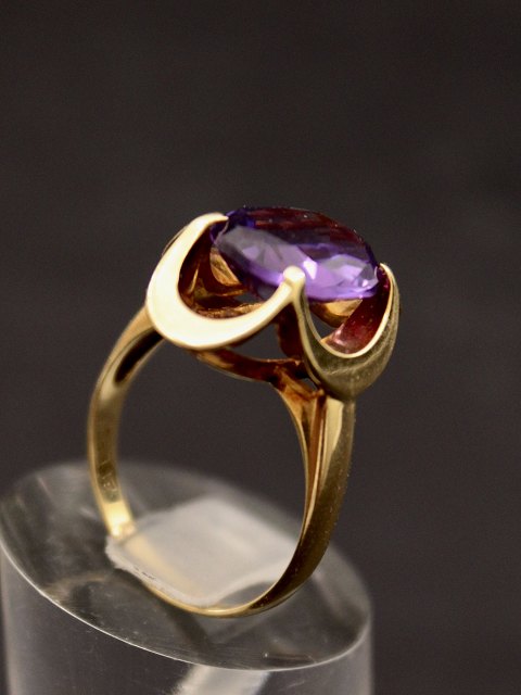 14 karat guld ring med ametyst