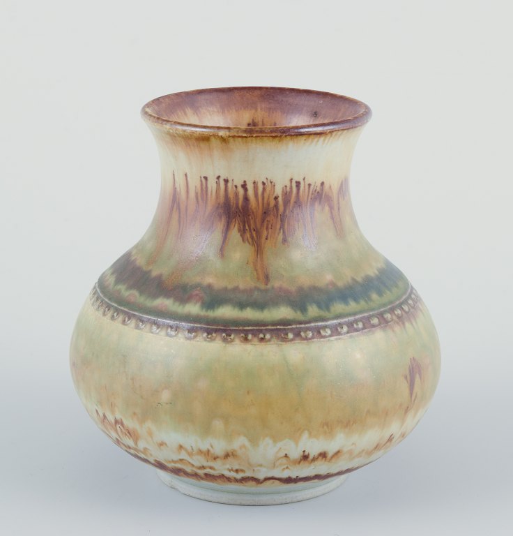 for Höganäs.
Unique vase of stoneware.