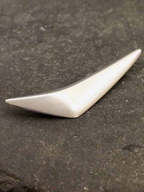 Bent Gabrielsen for Hans Hansen. Peak modern brooch