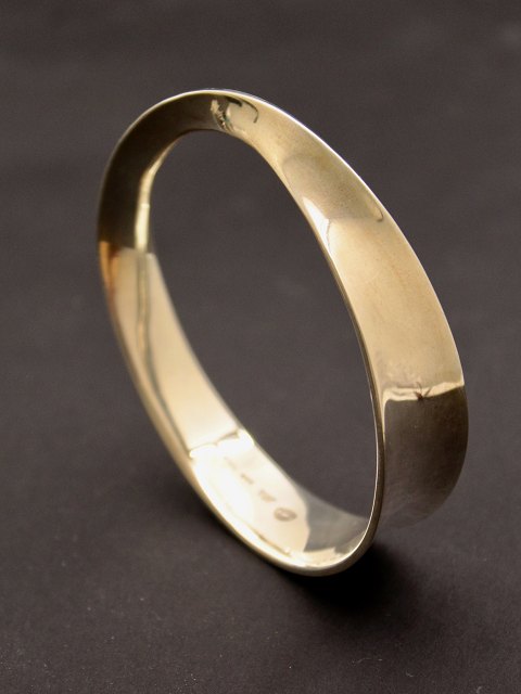 Vivianna Torun for Georg Jensen Möbius armring