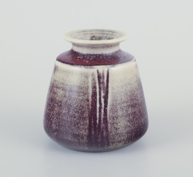 John Andersson for Höganäs.
Unika miniature keramikvase.