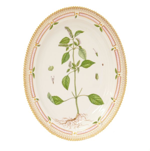 Royal Copenhagen Flora Danica ovalt serveringsfad 3517. L: 36cm. "Elsholtzia 
ceistata Willd."