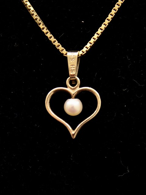 8 carat gold heart pendant