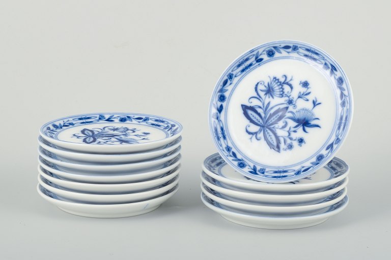 J. Kronester, 12 butter/side plates.Set of 12 small plates from J. Kronester.