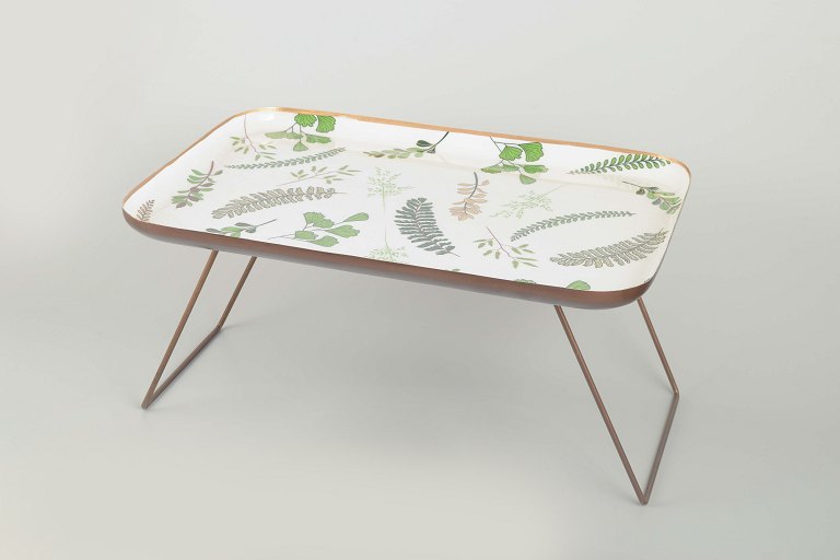 Josef Frank (1885–1967) for Svenskt TennBakkebord, model med botanisk motiv.
