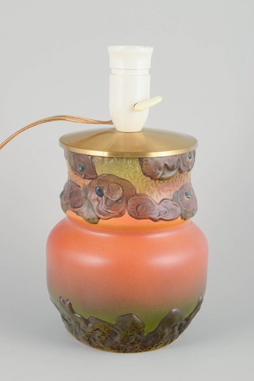 Ipsens Enke
Bordlampe, omdannet fra keramisk vase, ca. 1920/30’erne.