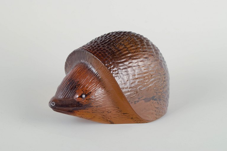 Paul Hoff for Kosta Boda / WWFAmber glass hedgehog sculpture, 1970s.