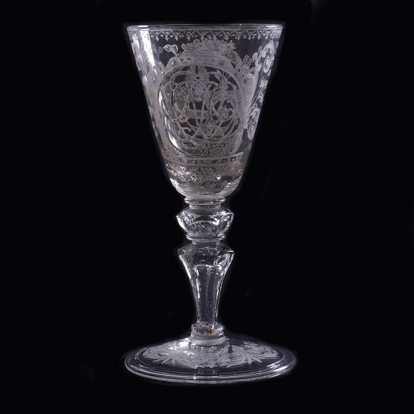 Glass goblet. H: 19,5cm