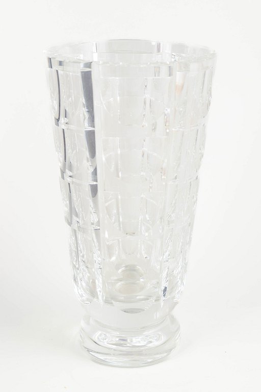 Simon Gate for OrreforsLarge crystal vase. “Thousand Windows”, 1930s/40s.