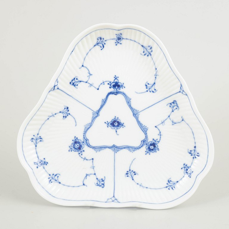 Royal Copenhagen Blue Fluted Plain triangular dish, 1965.