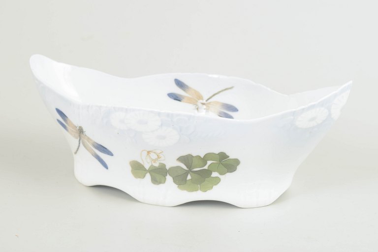 Antique jardiniere, Art Nouveau, early 20th century.Model 1061/711, 1st quality.