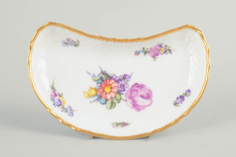 Royal Copenhagen, Saksisk Blomst fad.