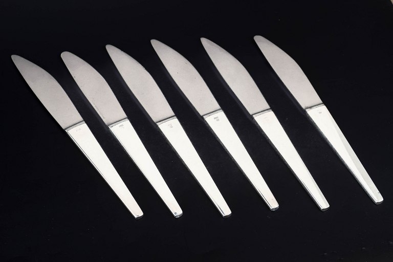 Henning Koppel for Georg Jensen, set of six dinner knives Caravel.